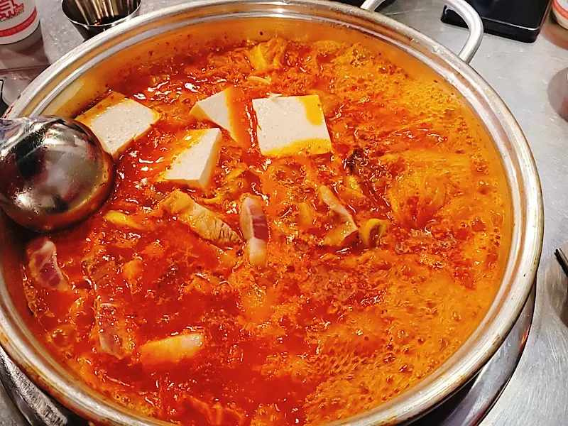 김치찌개와 라면사리