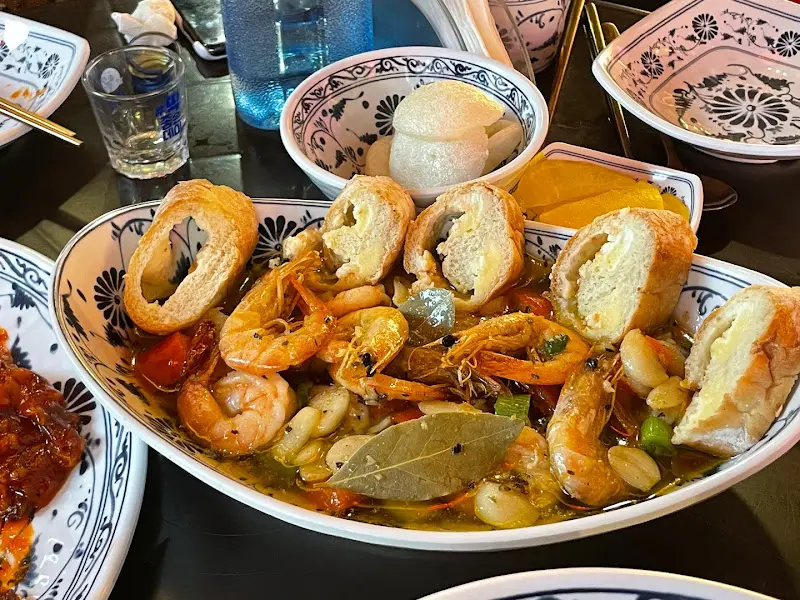 정갈하게 담긴 음식