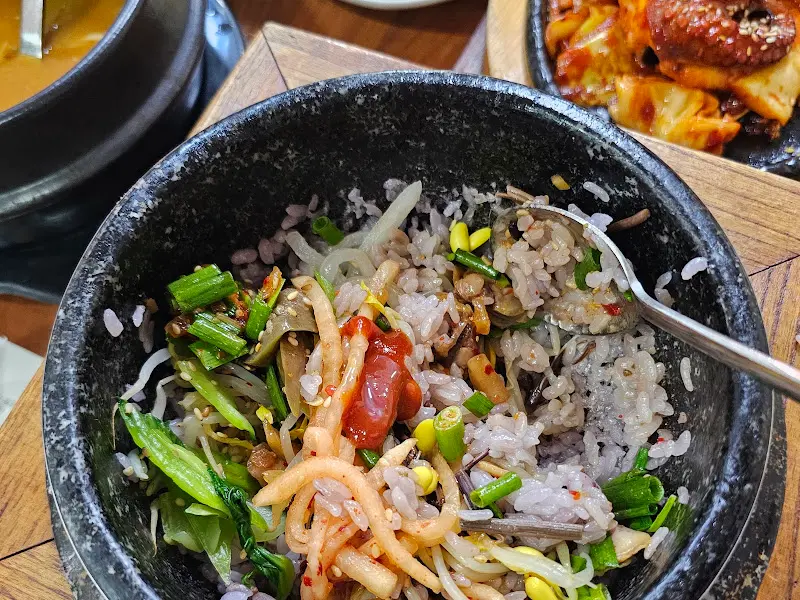 돌솥비빔밥
