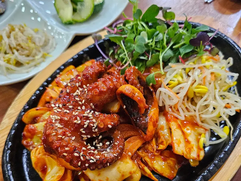 매콤달콤한 꼬막비빔밥