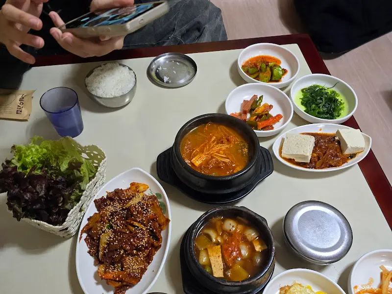 제육볶음 한 상 차림