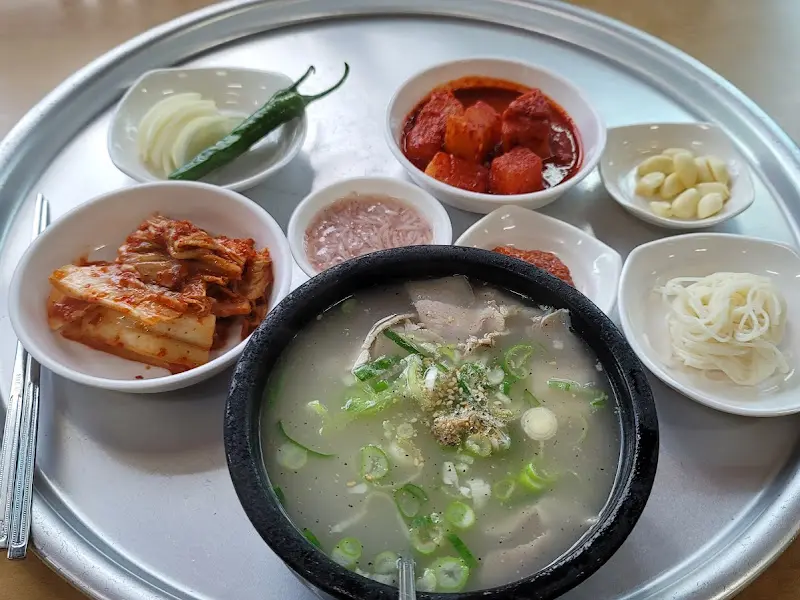 푸짐한 한 상 차림은 언제나 든든하다