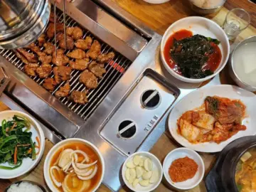 세월의 깊이가 맛으로 녹아든, 구미 돼지갈비 맛집 “시간 Time”에서 펼쳐지는 미식 실험