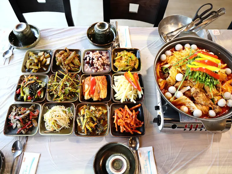 푸짐한 밑반찬 한 상 차림