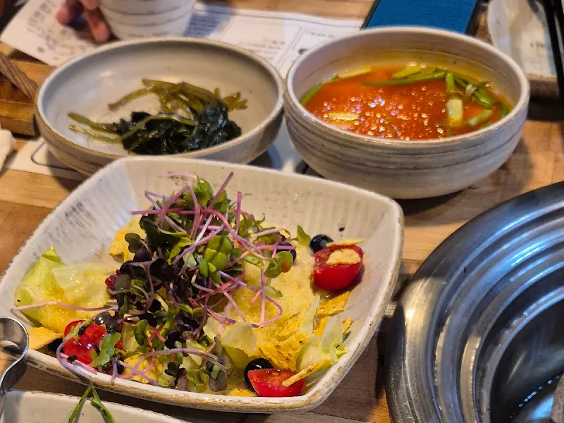 윤쉡고기집 밑반찬