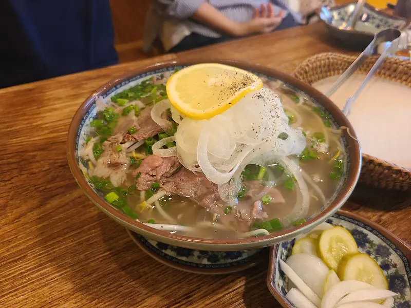 푸짐한 소고기 쌀국수