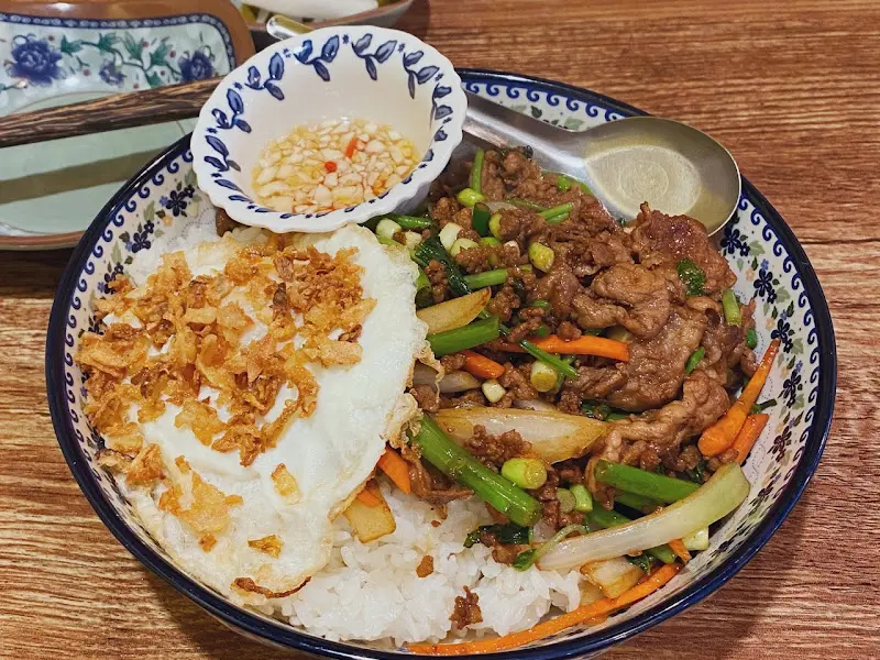 모닝글로리 덮밥의 완벽한 조화