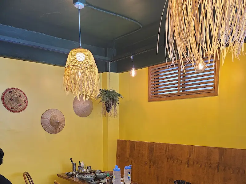 이국적인 분위기의 조명