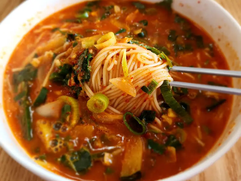 어탕국수와 김치