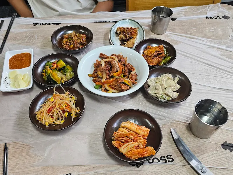 푸짐한 정식 한 상 차림