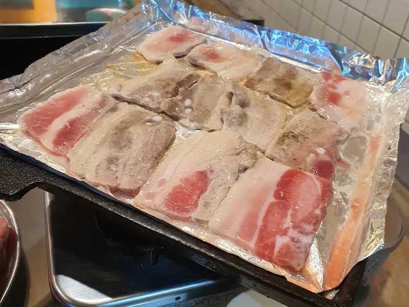 불판 위의 냉삼