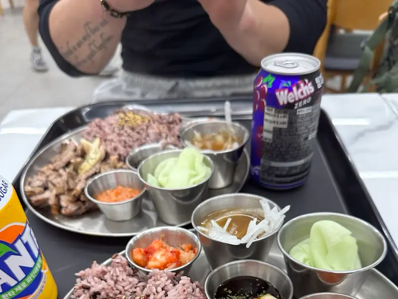 목살 정식 한상차림