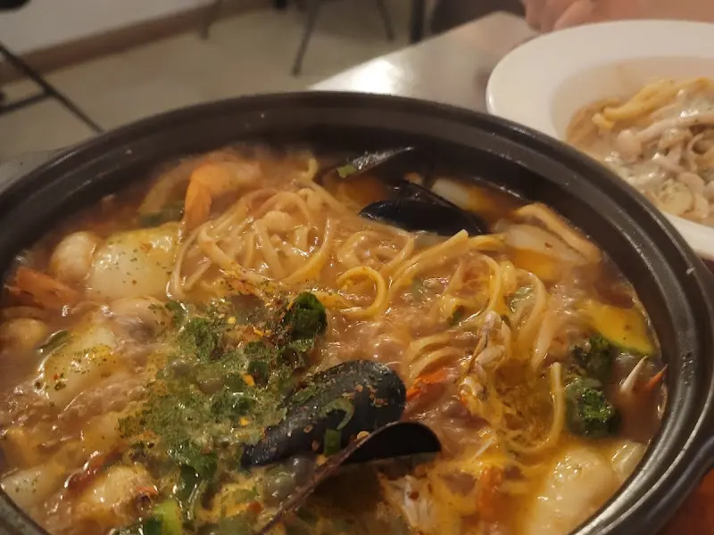 해산물 뚝배기 파스타
