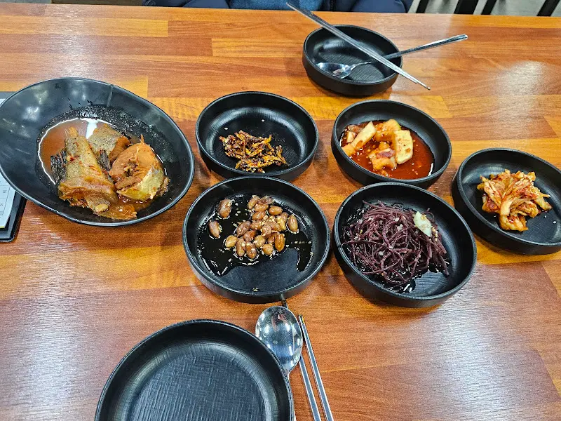 해안횟집 밑반찬