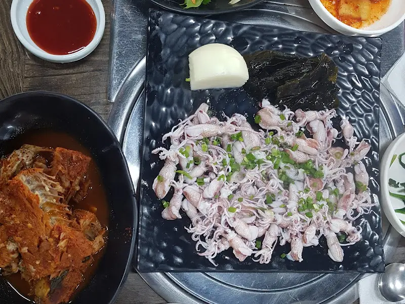 해안횟집 호래기회