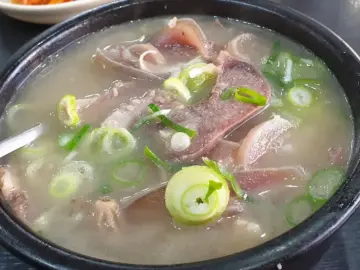 3대째 이어온 수원 맛집, 만복소머리국밥에서 느끼는 따뜻한 혼밥의 위로