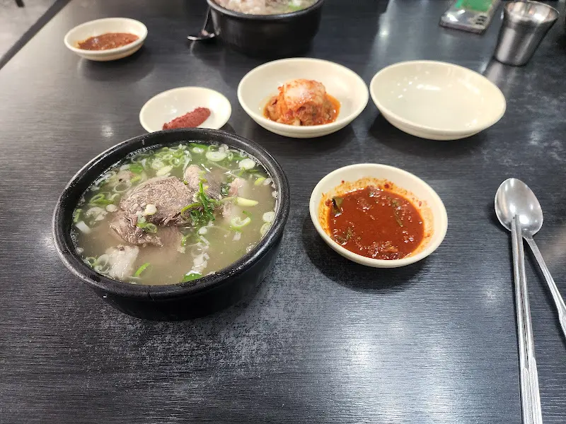 푸짐한 소머리국밥 한 상 차림