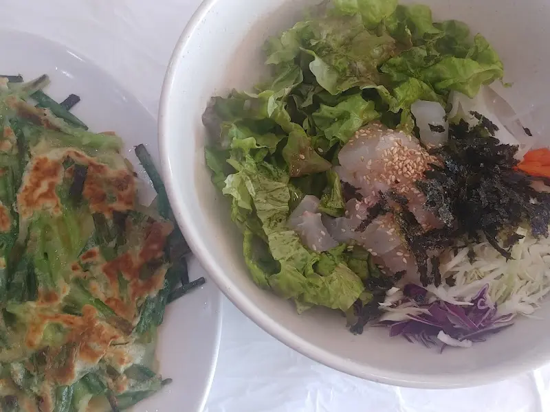 회덮밥과 해물파전