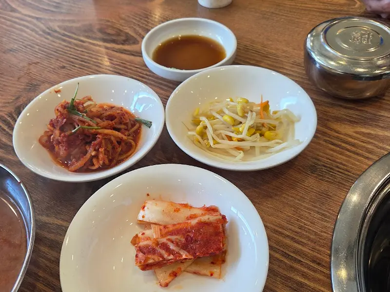 정갈하게 차려진 밑반찬