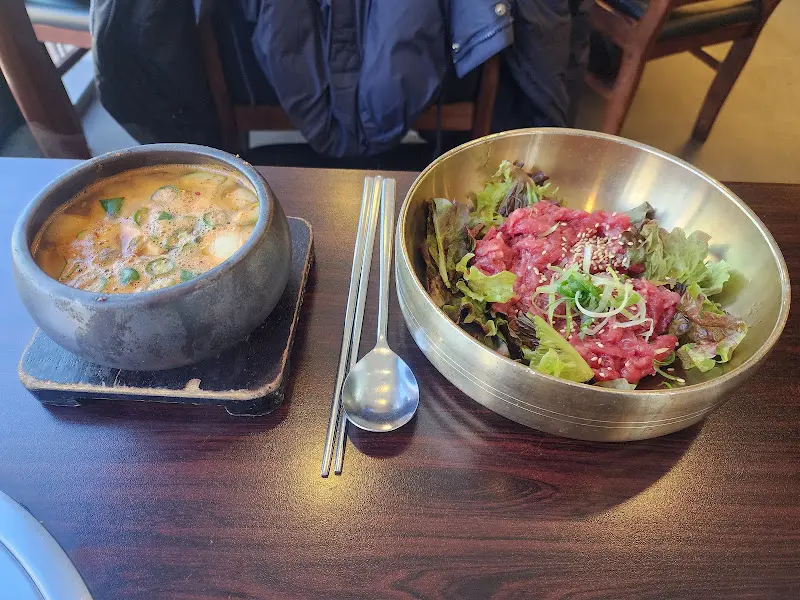 육회와 된장찌개