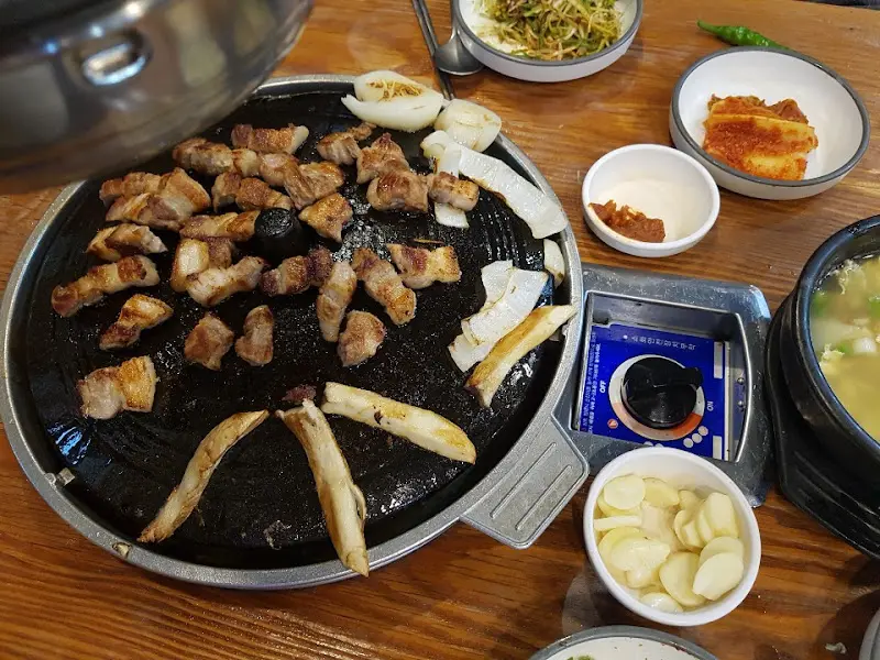 모아원조국밥 삼겹살