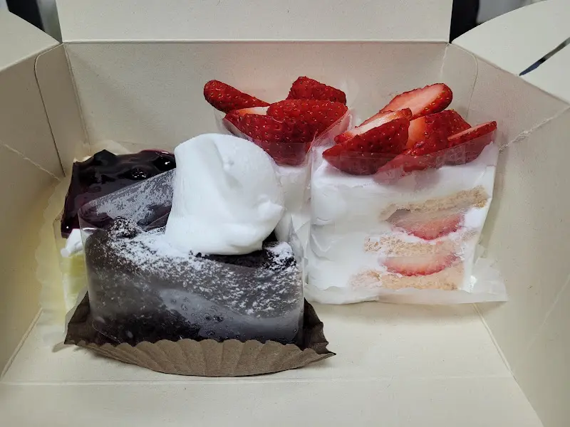 포장된 케이크 조각들