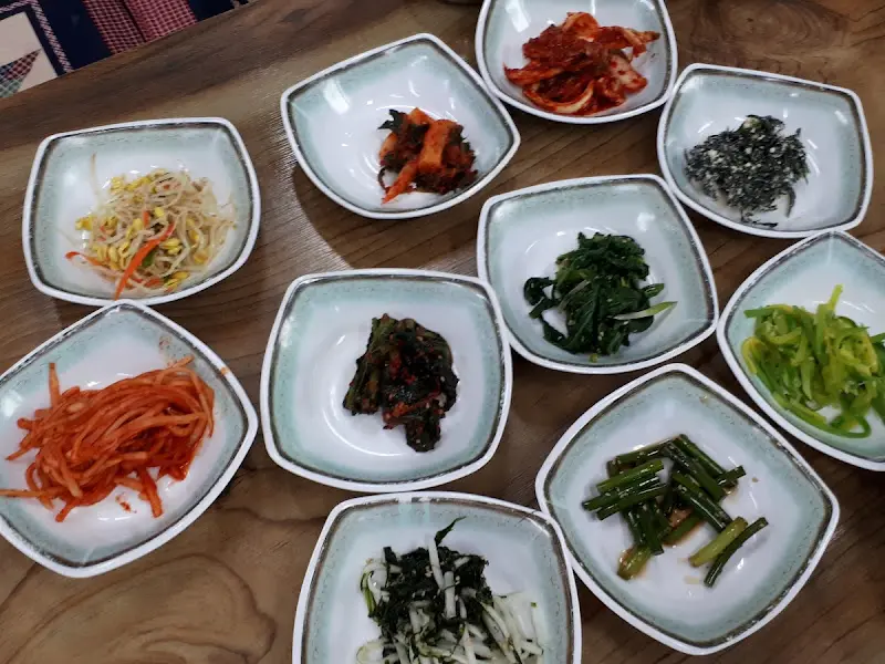 정갈한 밑반찬들