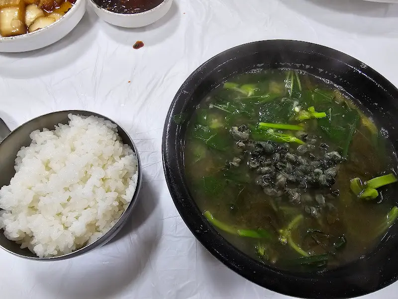 올갱이 해장국과 밥