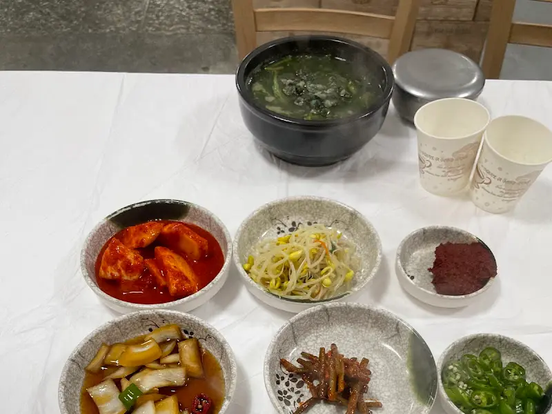 올갱이 해장국 한 상 차림