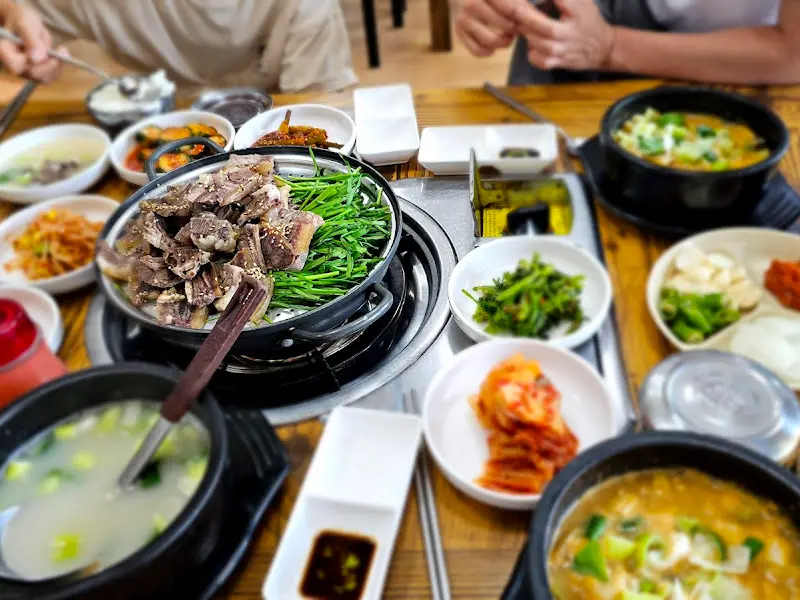 머리고기와 소머리국밥 한 상 차림