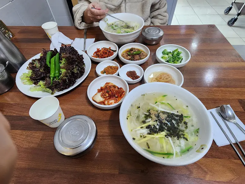 푸짐한 손국수 한 상 차림