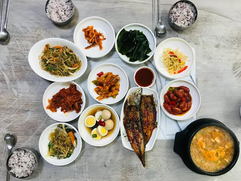 푸짐한 반찬 한 상 차림