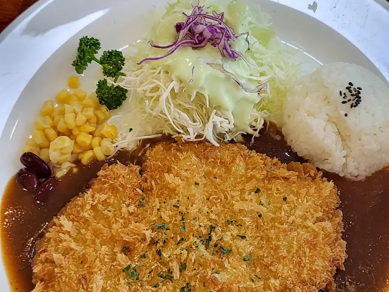 돈까스 한 상 차림