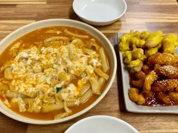 북한산 정기를 품은 떡볶이, 그 황홀한 매운맛의 향연: 강북구 맛집 기행