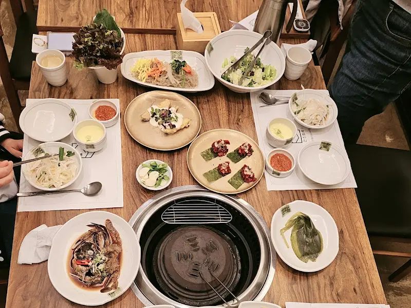 정갈하게 차려진 한상차림