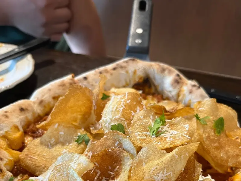 라구 파타타 피자의 클로즈업