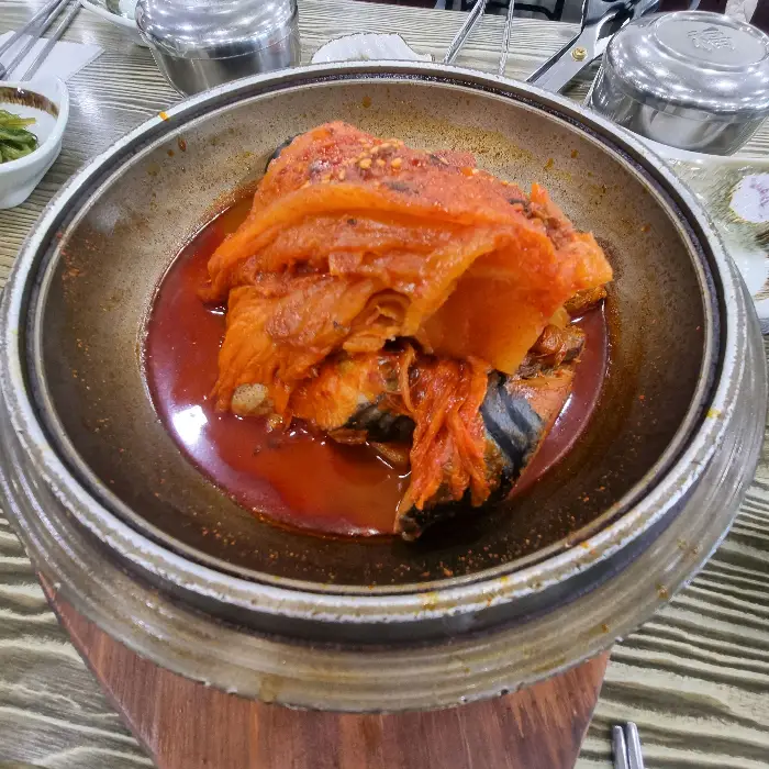 김치찜의 묵은지 모습
