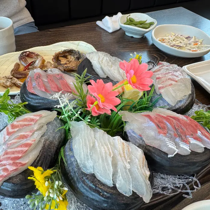 다양한 해산물과 스끼다시