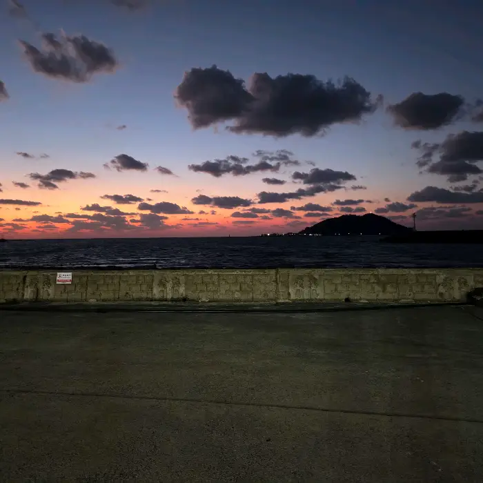 해 질 녘 제주 바다 풍경