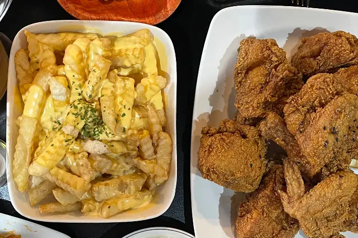 마늘간장 치킨과 치즈 프라이