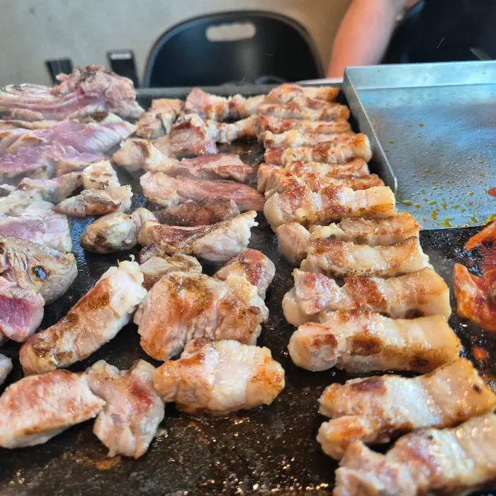 다양한 부위의 고기