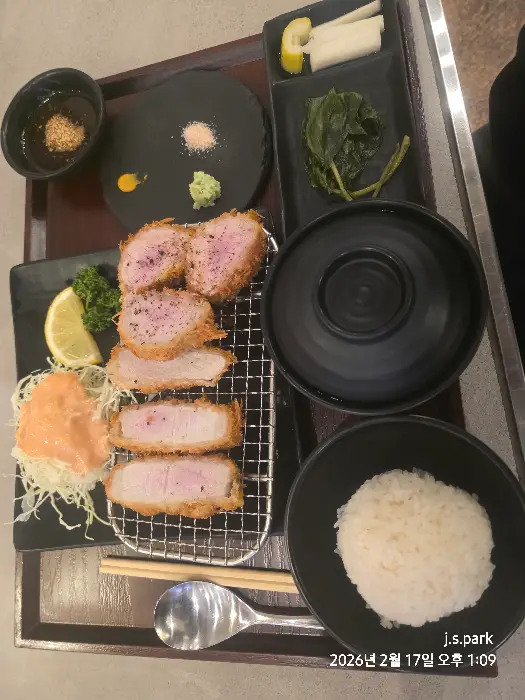 돈까스 단면 사진