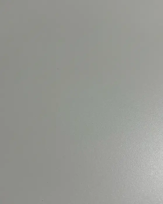 깔끔한 테이블 위, 준비된 식기류