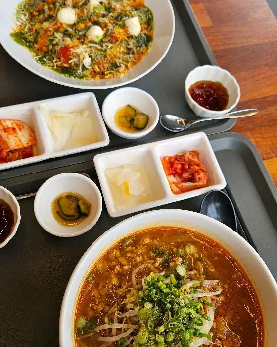 두 가지 메뉴와 반찬