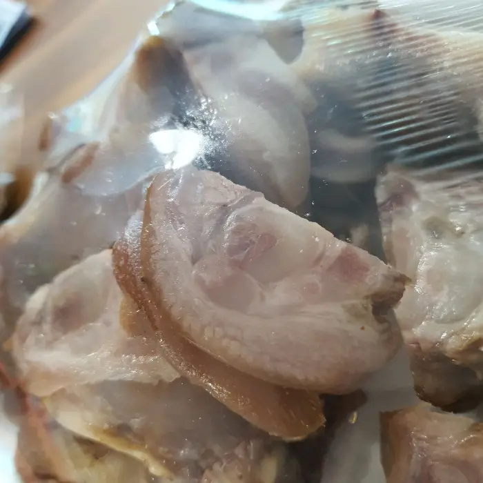 족발 고기 단면의 모습