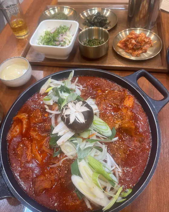 바삭하게 구워진 고등어구이