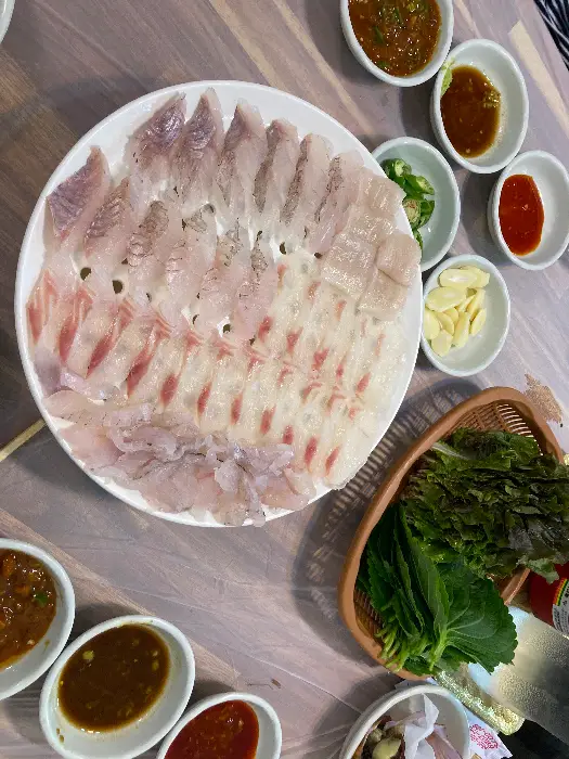창선수산 활어회 확대 모습