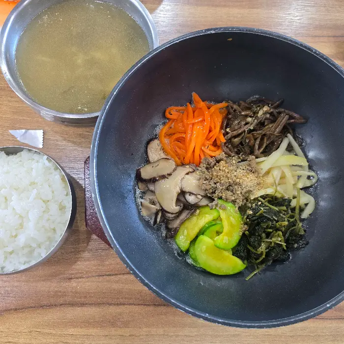 옹심이 칼국수 한 그릇