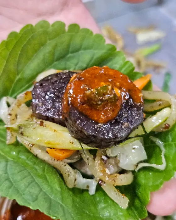깻잎쌈으로 즐기는 백순대