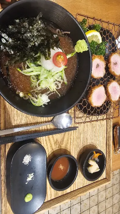 냉모밀과 치즈돈까스